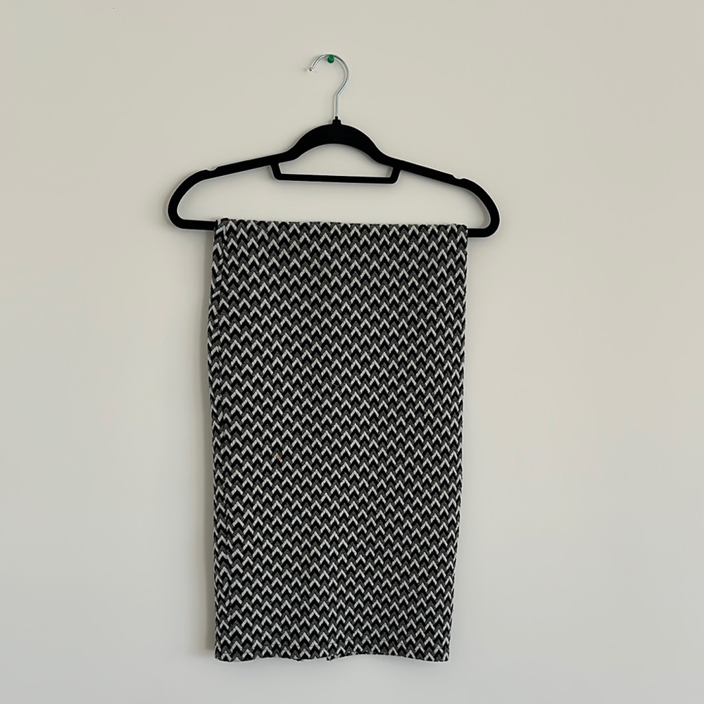 Stylish Black, White and gray pencil Patterned Skirt